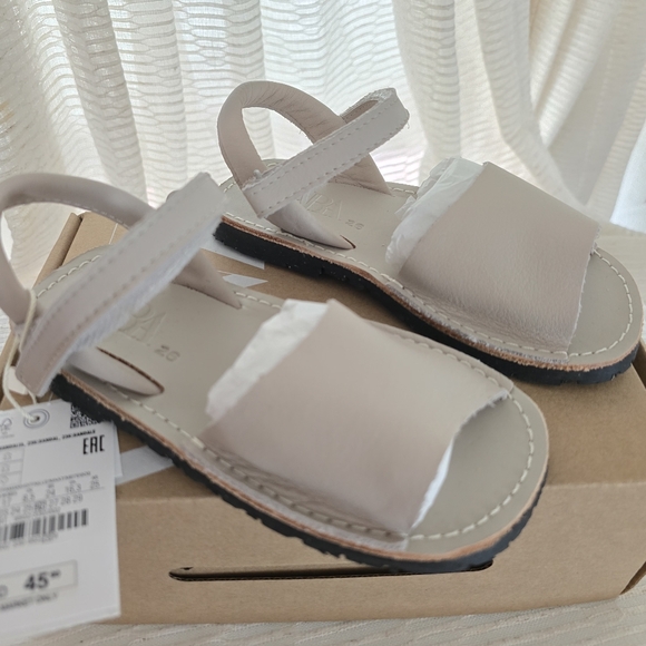 NEW ZARA Girls Leather Sandals - Picture 2 of 7